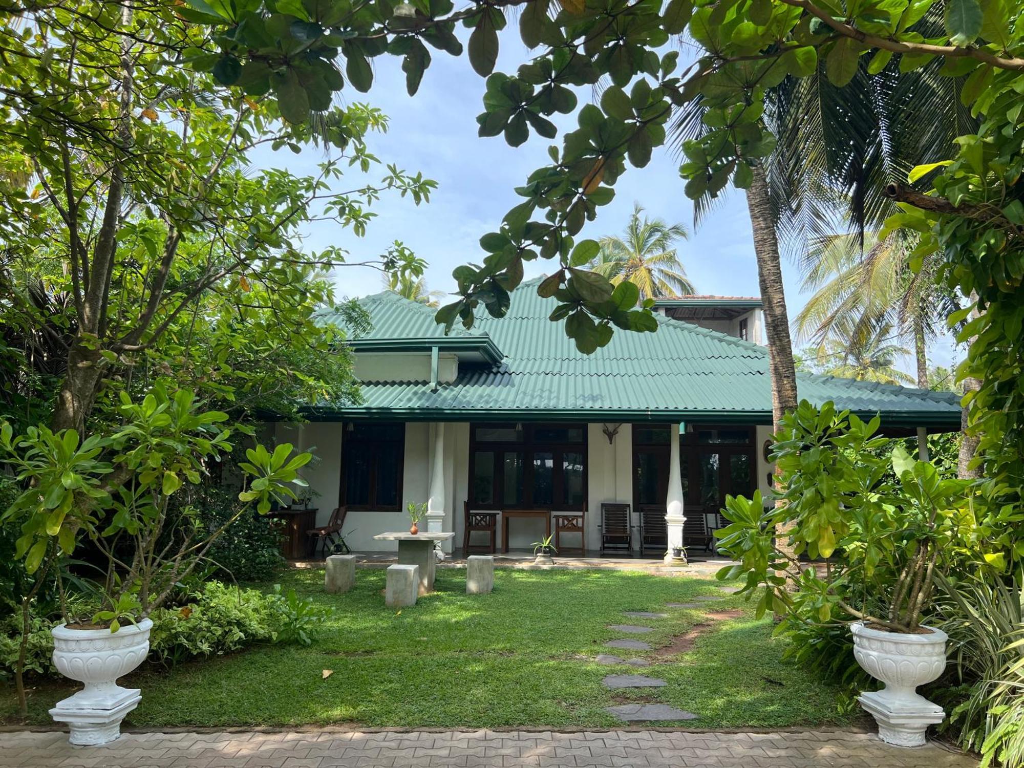 קלוטארה Lohas Beach Resort Villa מראה חיצוני תמונה