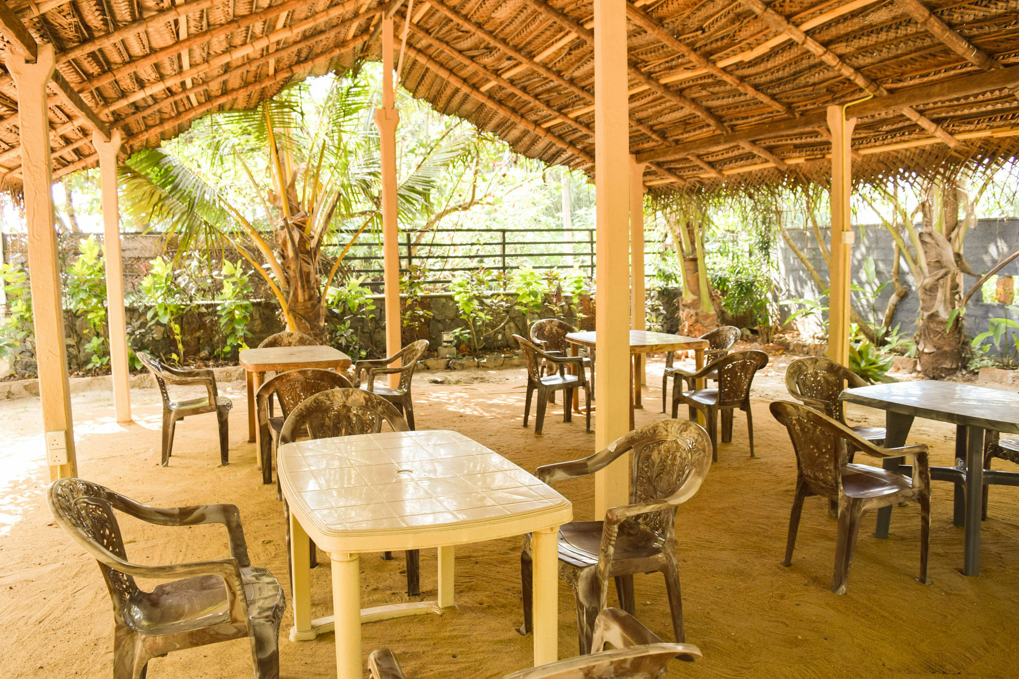 קלוטארה Lohas Beach Resort Villa מראה חיצוני תמונה